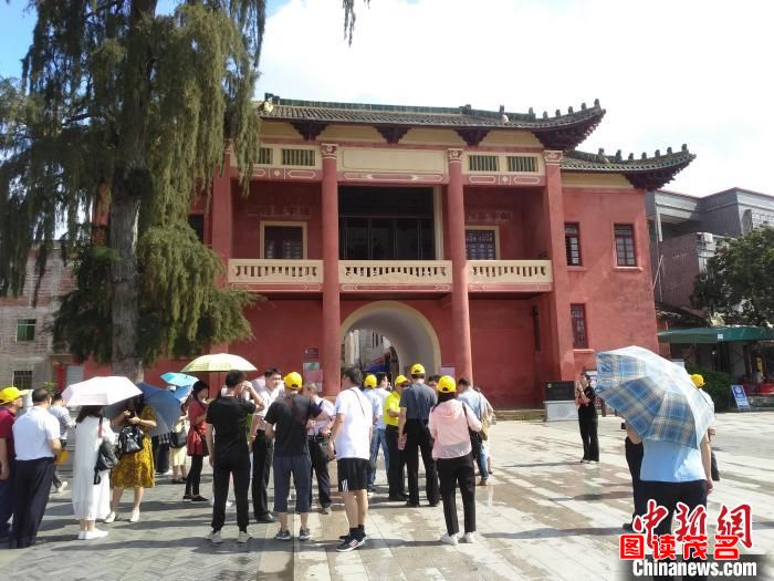 全国30多位文学名家走进广东信宜采风创作